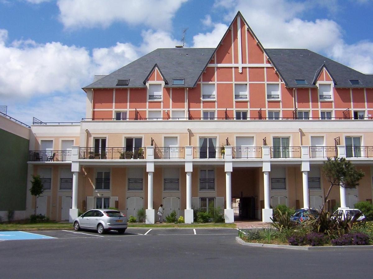 Apartment Les Marines 1 et 2-4 Cabourg Extérieur photo