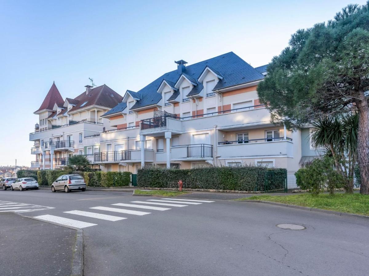 Apartment Les Marines 1 et 2-4 Cabourg Extérieur photo