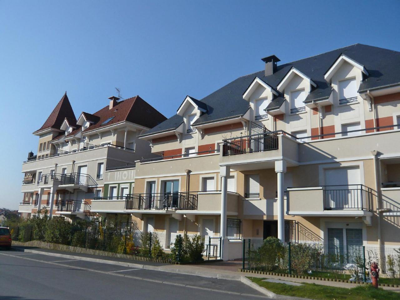 Apartment Les Marines 1 et 2-4 Cabourg Extérieur photo